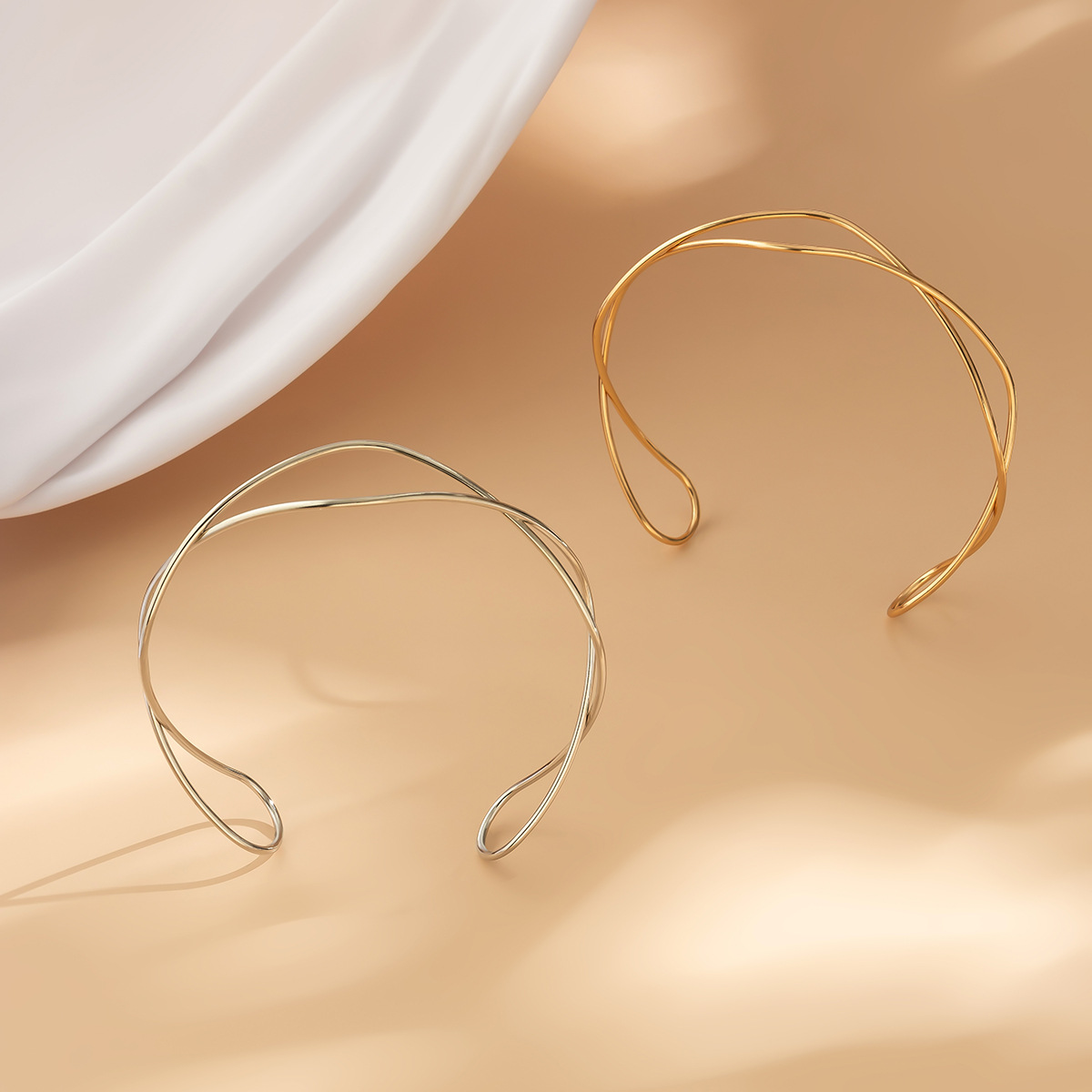 Elegant Twisted Wire Necklace Choker