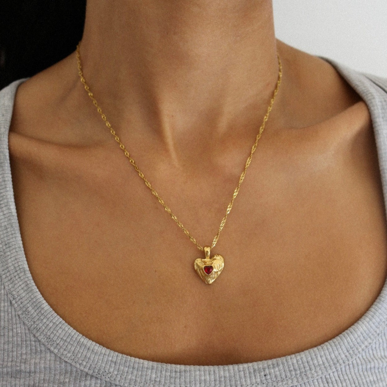 Vesper Elegant Gold Heart Necklace