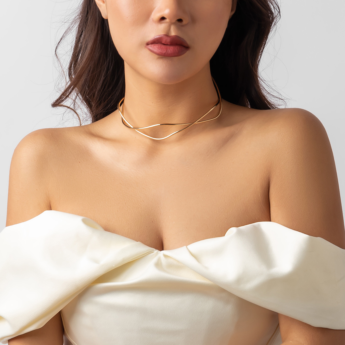 Elegant Twisted Wire Necklace Choker