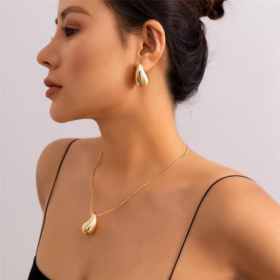 Gold Oversized Water Drop Necklace