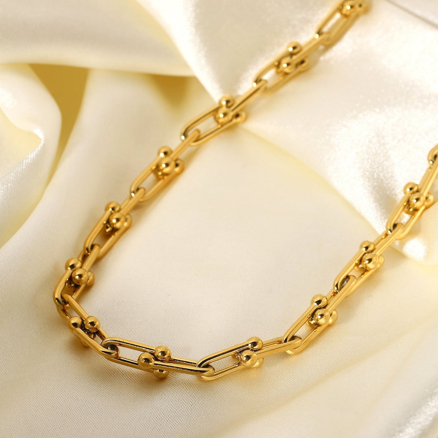 Eye-Catcher Cascading Necklace