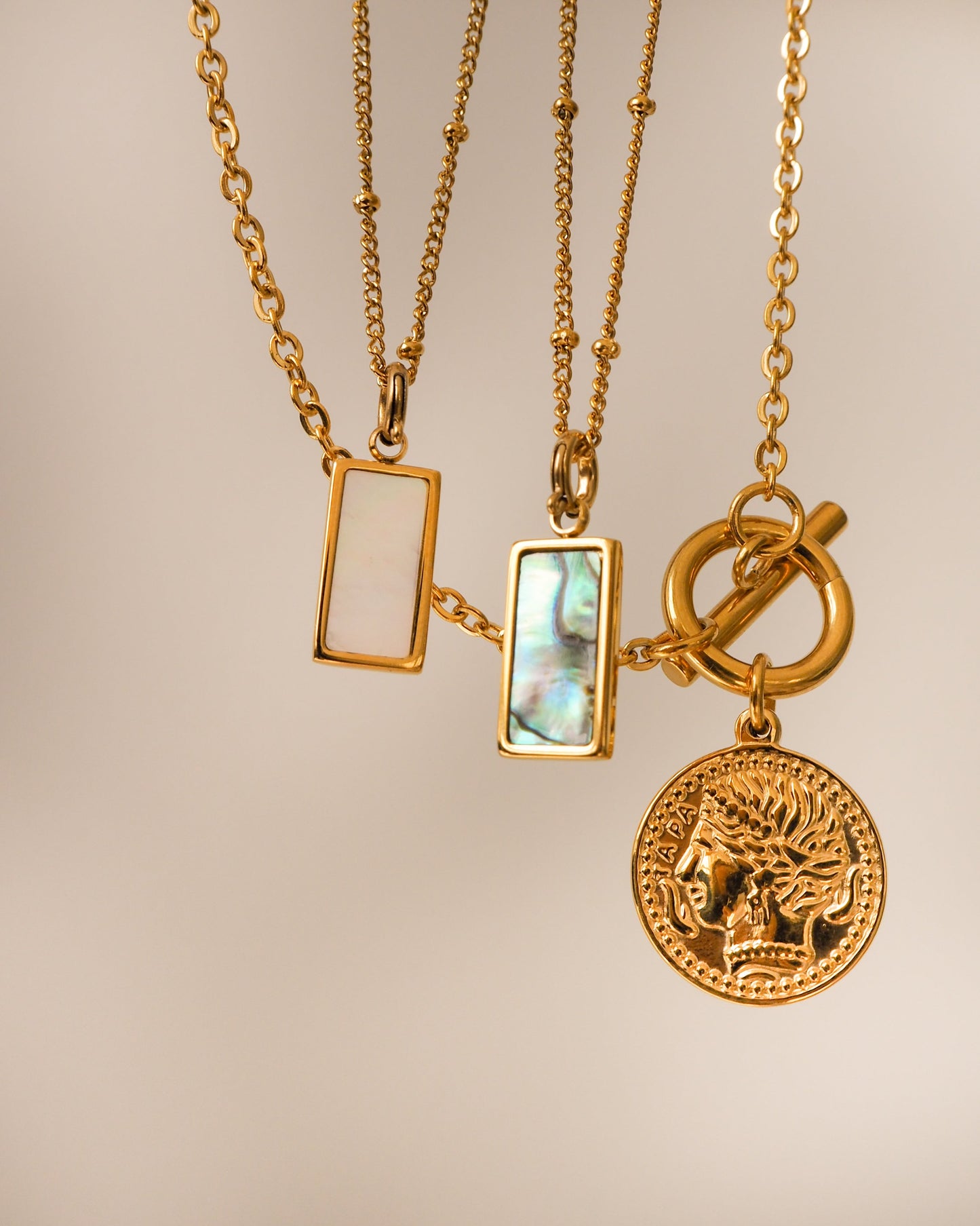 Elegant Toggle Clasp Havanna Coin Necklace