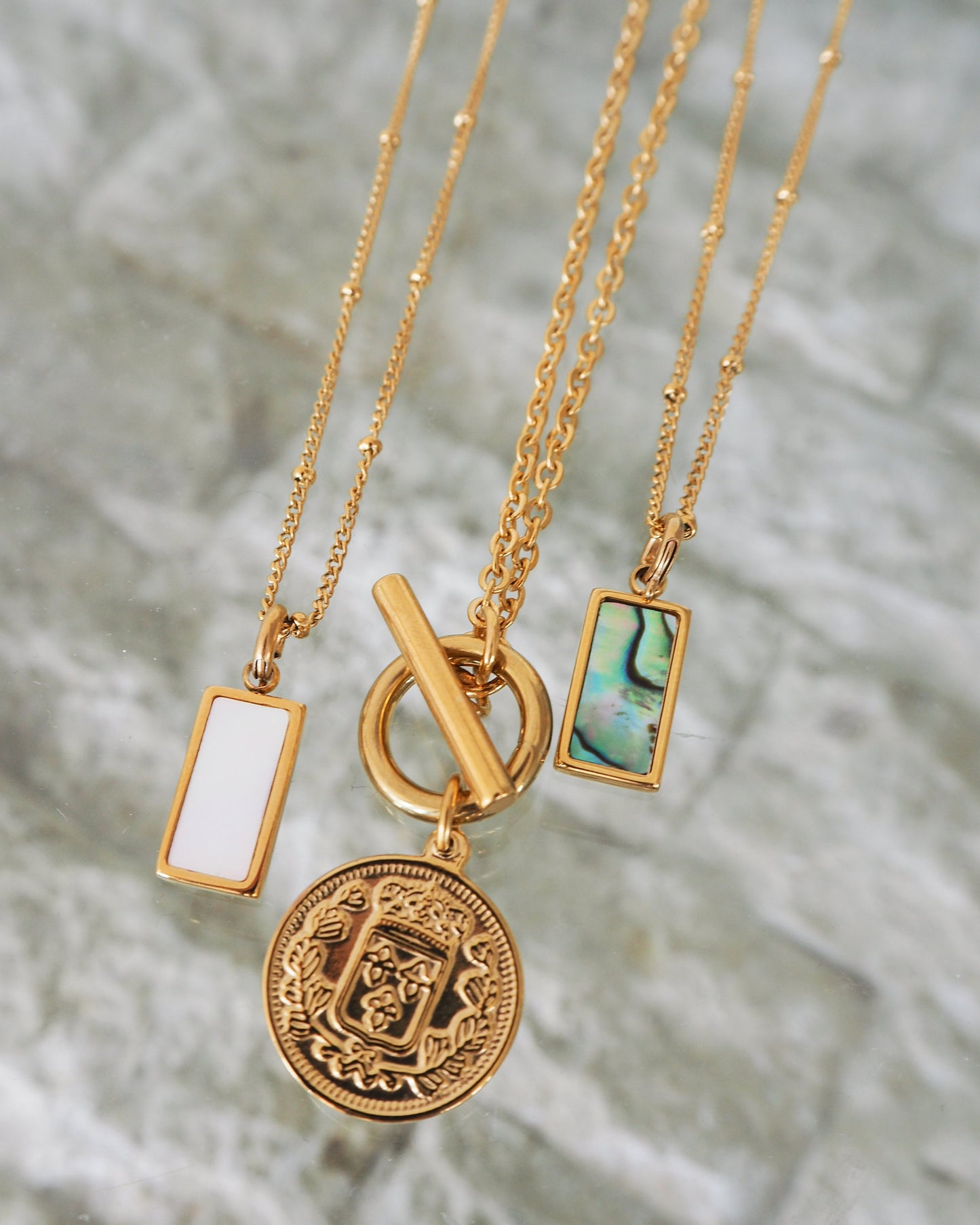 Elegant Toggle Clasp Havanna Coin Necklace