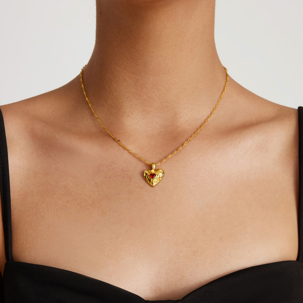 Vesper Elegant Gold Heart Necklace