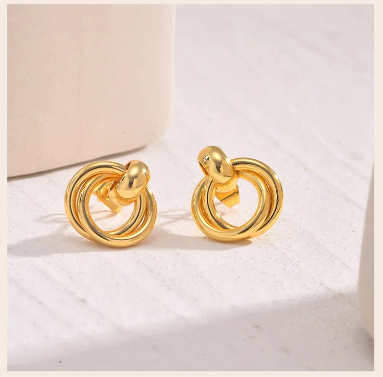 Linked Circle Stud Earrings