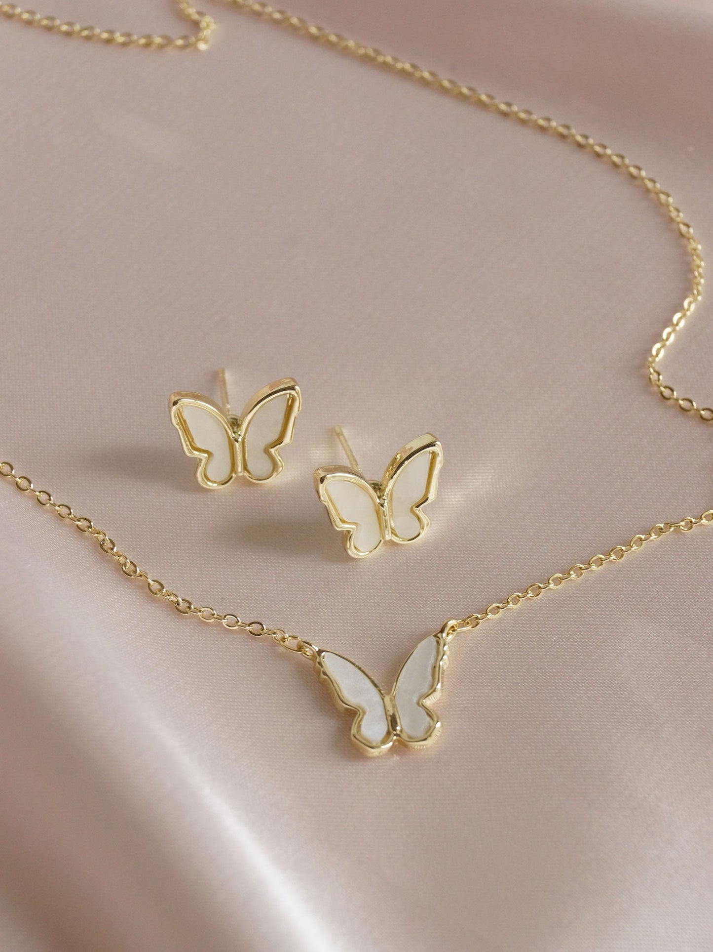 Beabell Charming Butterfly Pearl Necklace