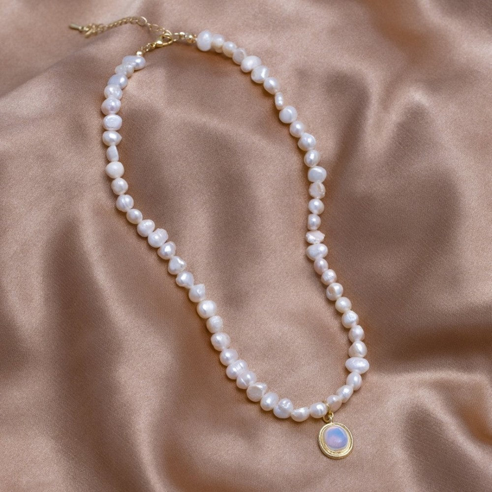 Elegant Moonstone Pearl Necklace