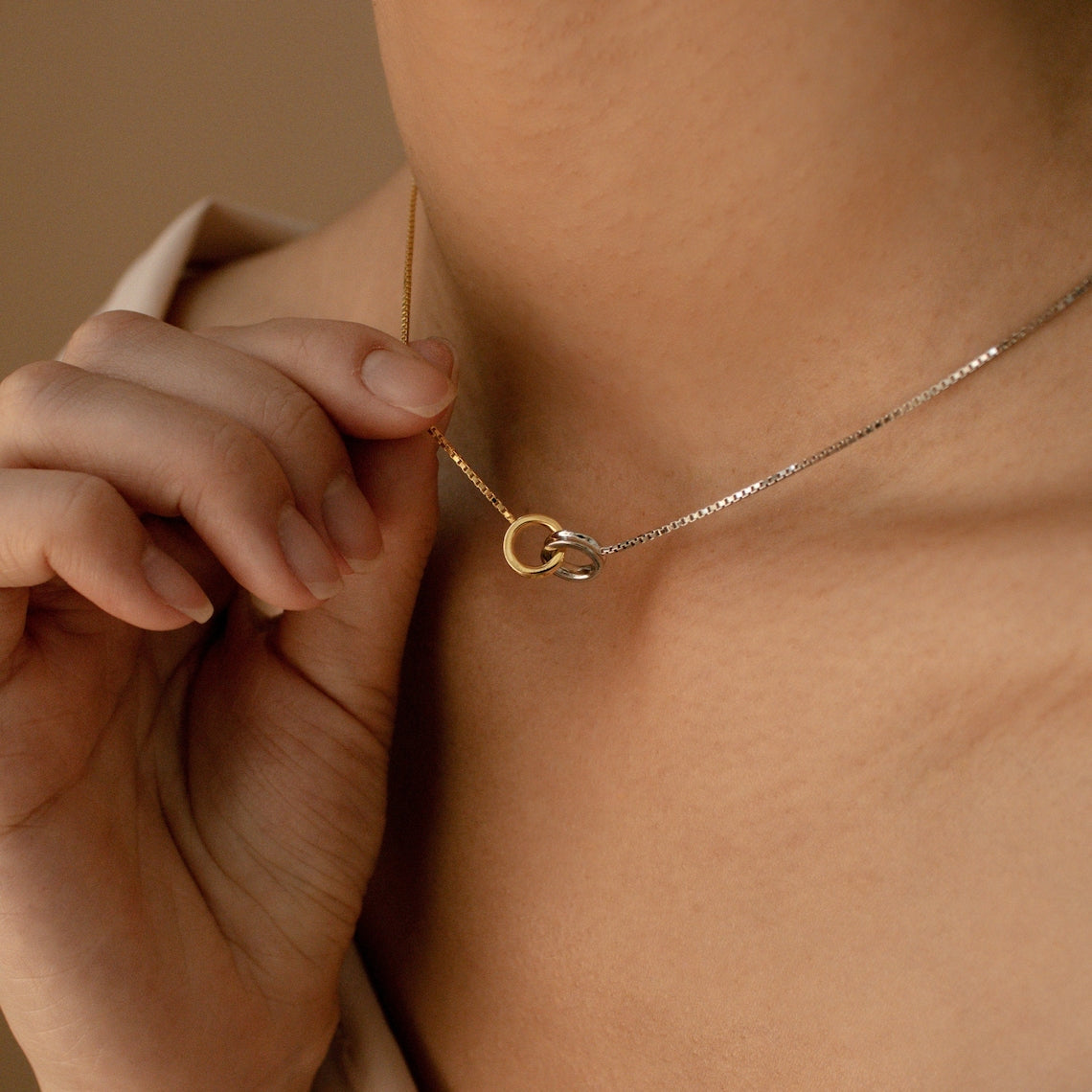 Eternal Bond Interlocking Circles Necklace