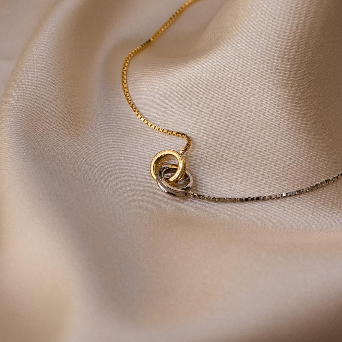 Eternal Bond Interlocking Circles Necklace