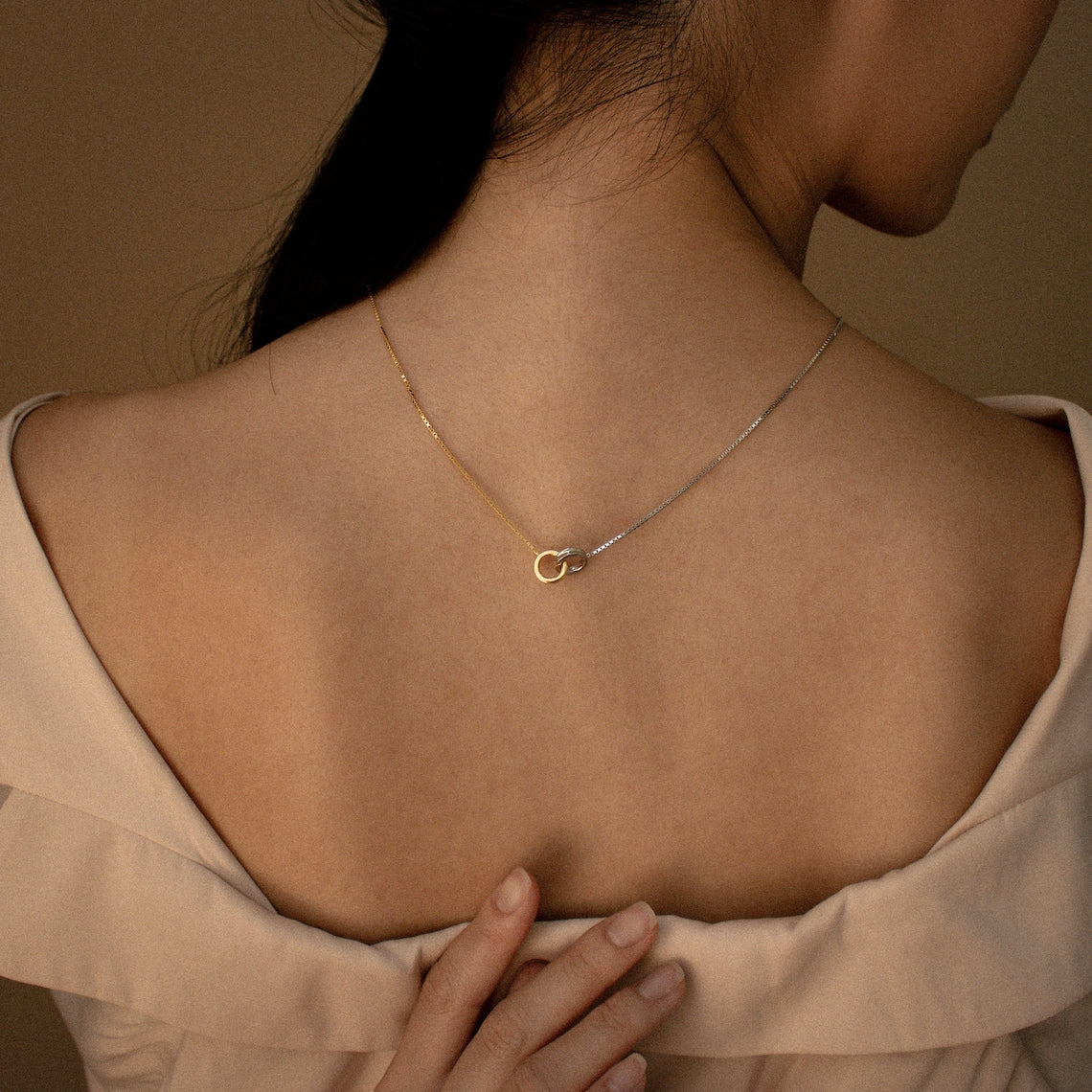 Eternal Bond Interlocking Circles Necklace