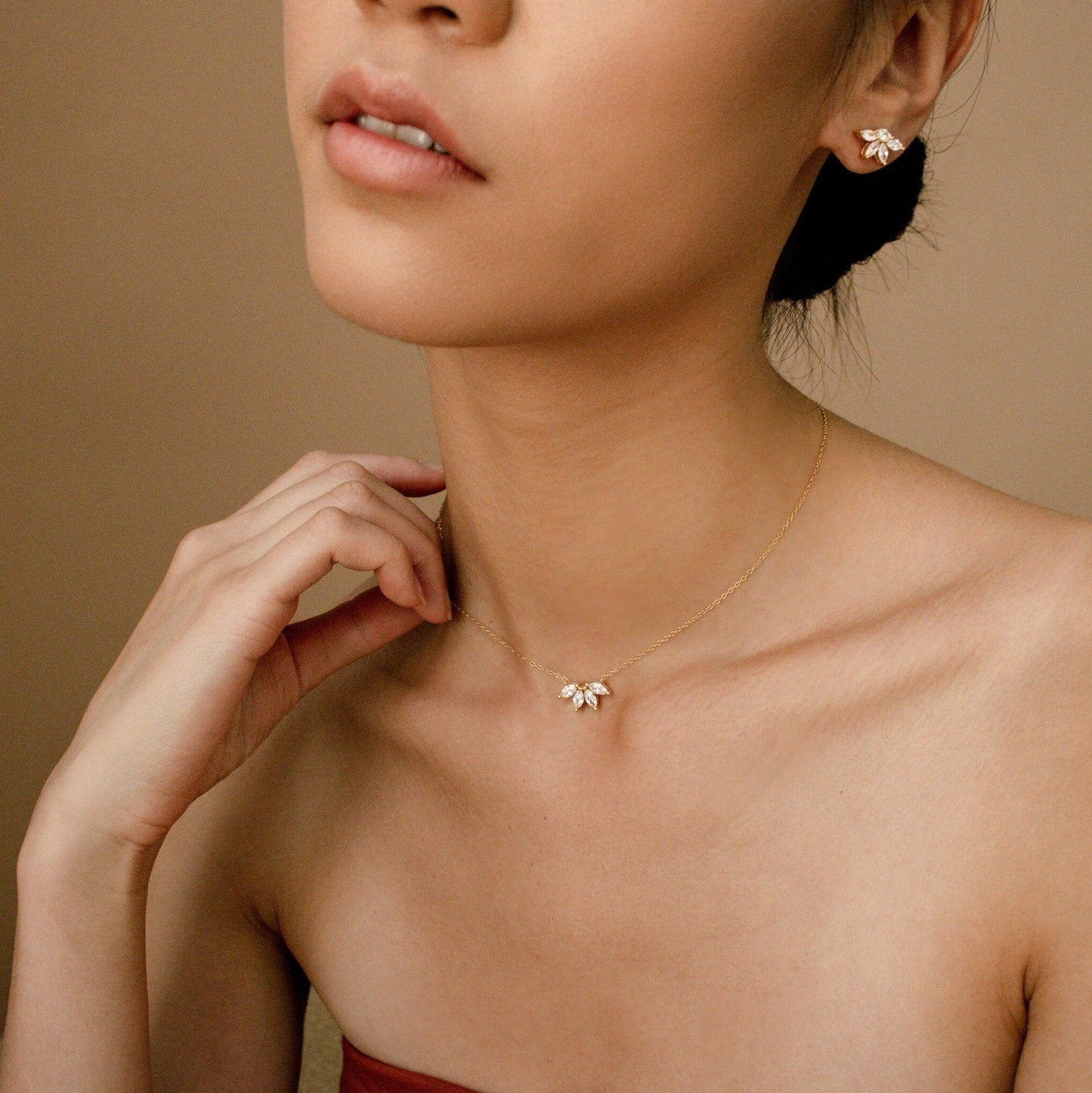 Elegant Sparkling Inlay Marquise Stone Diamond Necklace