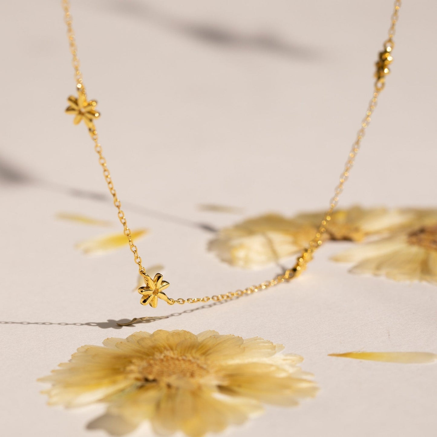 Daisy Pearl Necklace