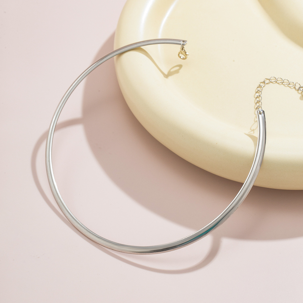 Finely Crafted Stylish Ring Collar Necklace