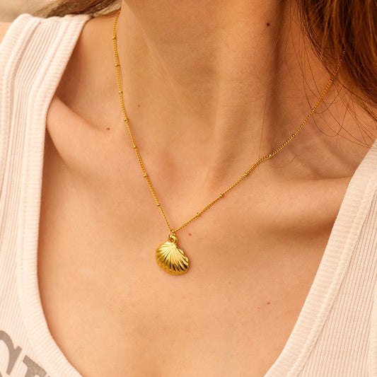 Elegant Gold Seashell Delicate Edna Statement Necklace