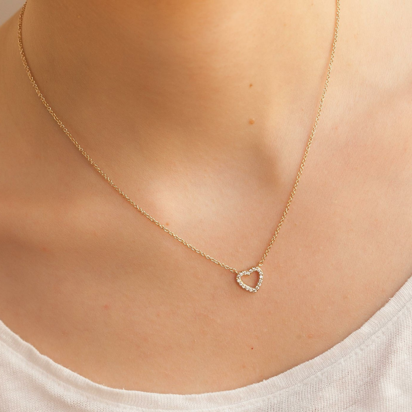 Small Gold Sparkling Diamond Heart Pendant Necklace