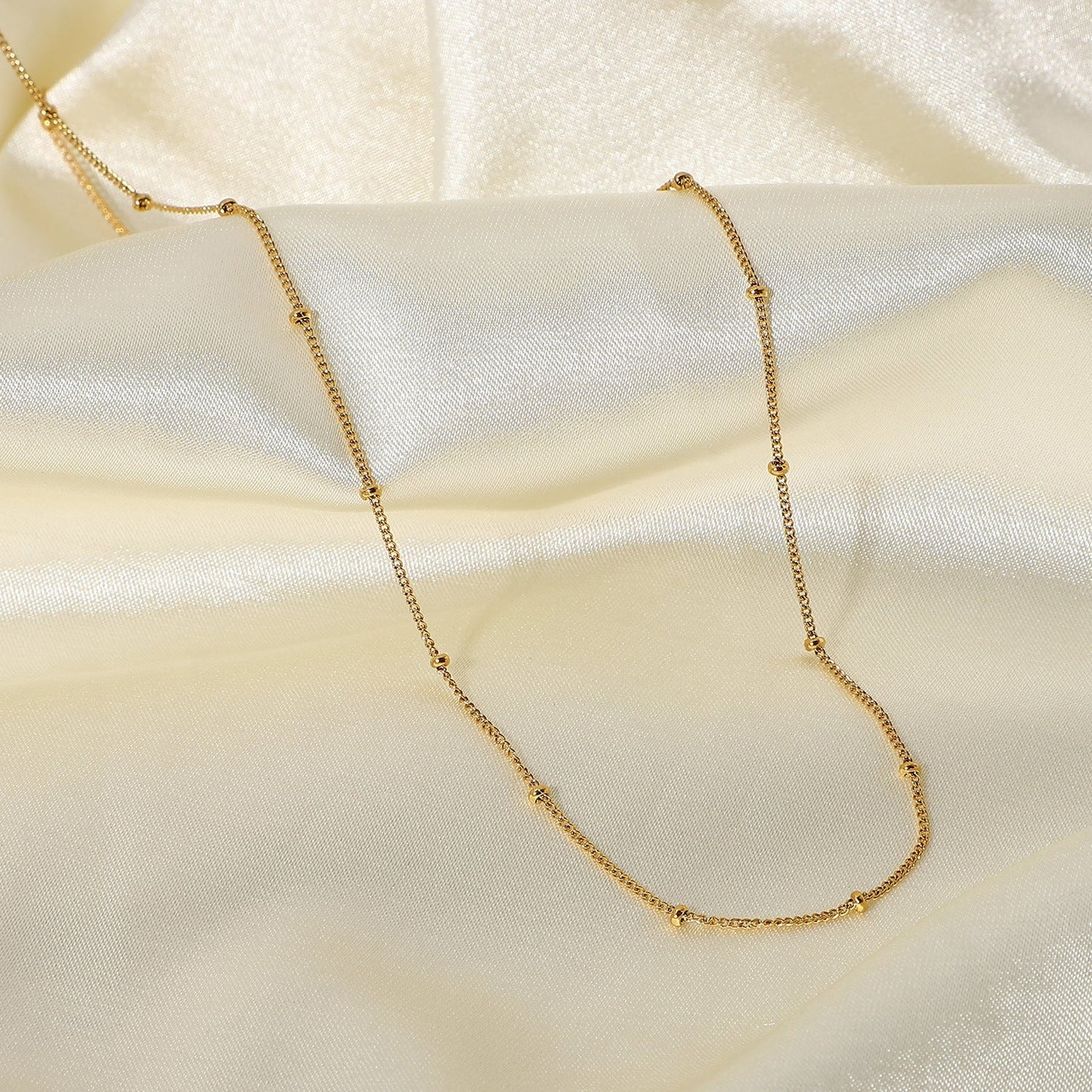 Elegant Gold Chain Necklace