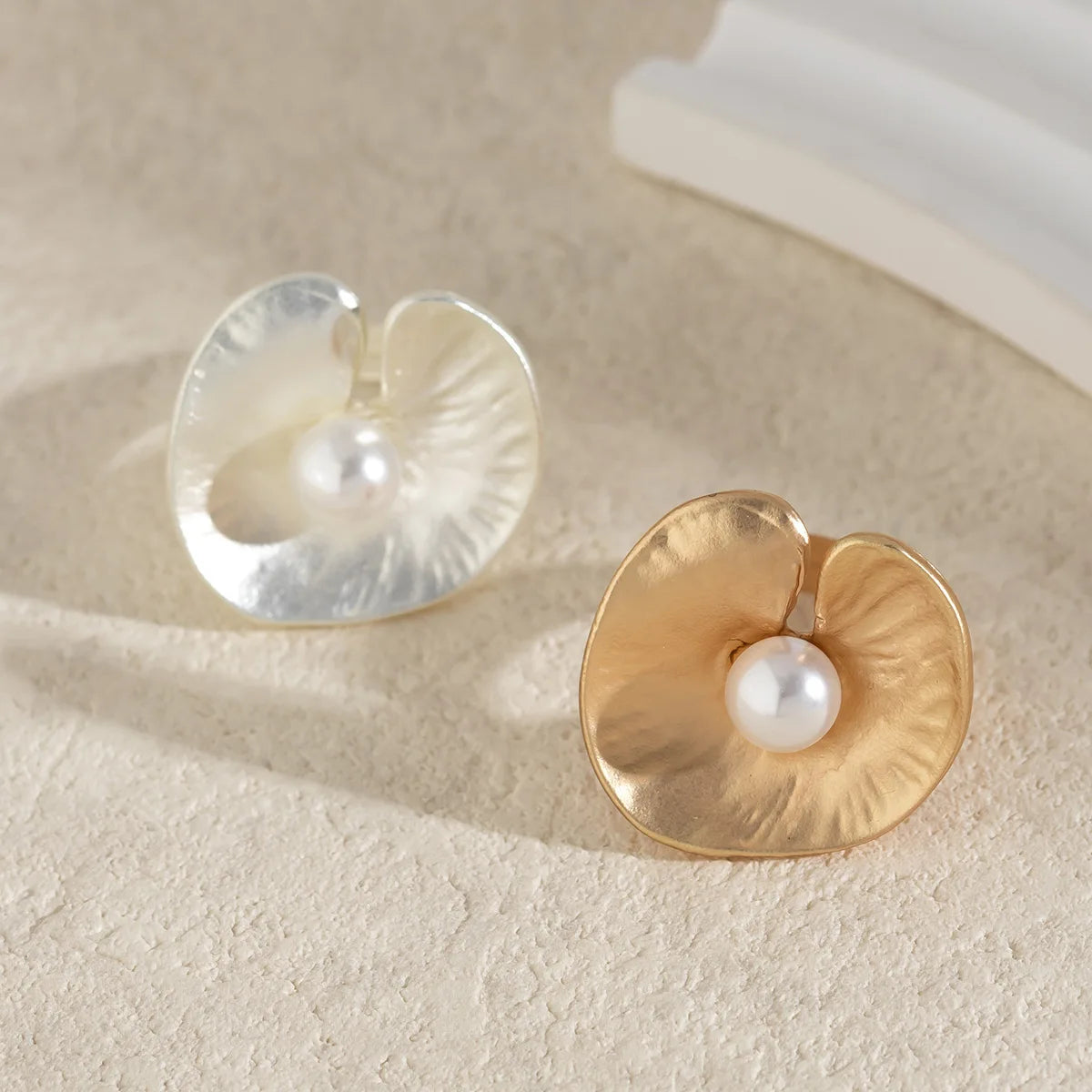 Exaggerated Pearl Geometric Ring