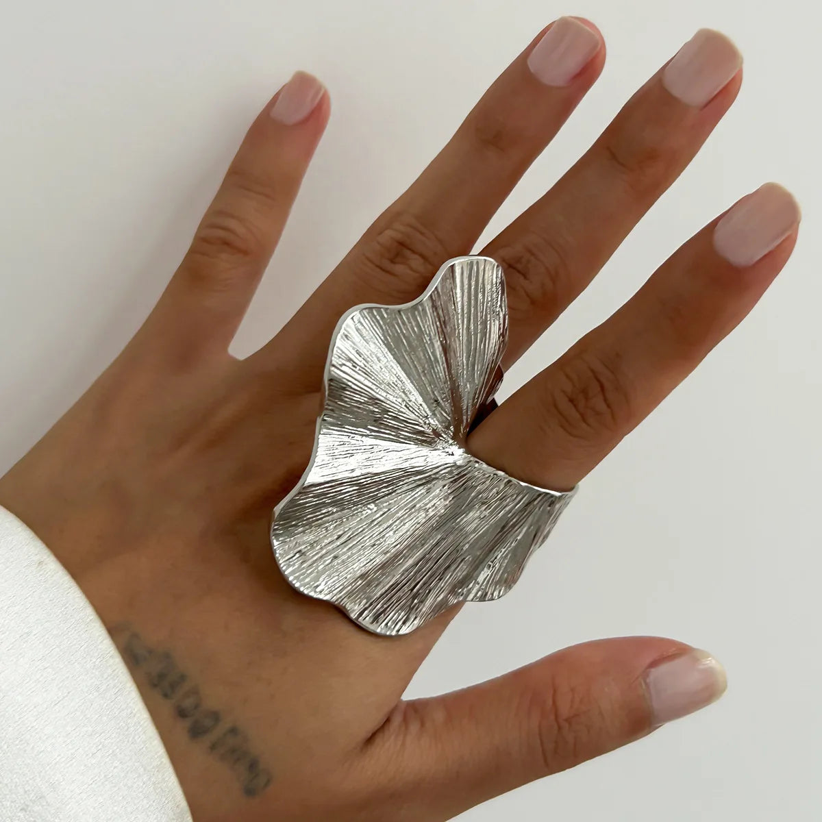 Leaf-Inspired Knuckle Ring