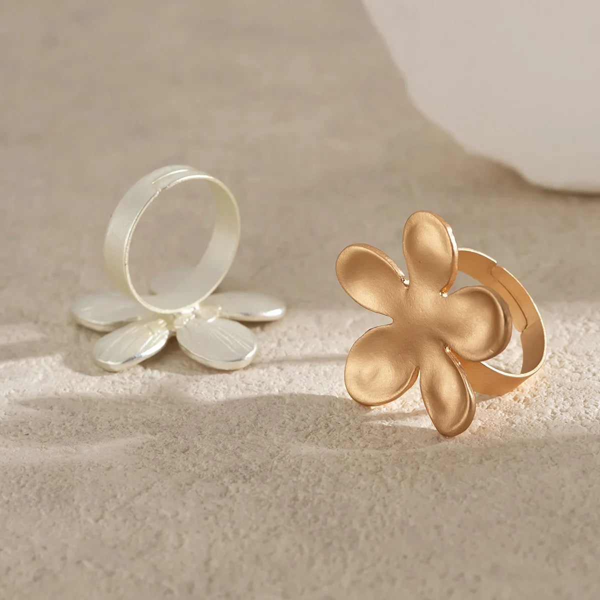 Exaggerated Pearl Geometric Ring