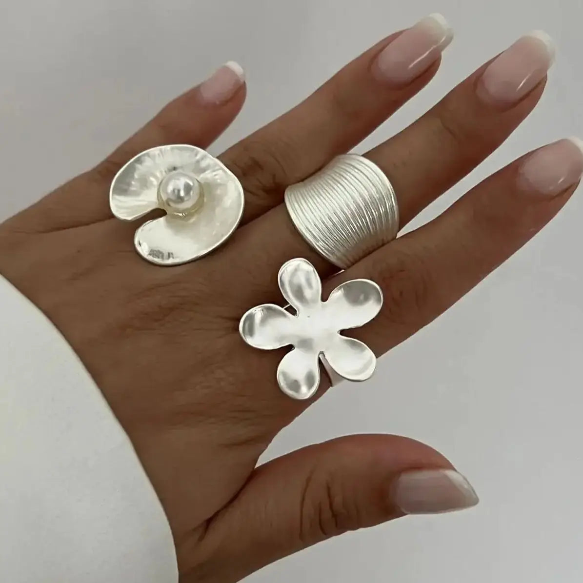 Exaggerated Pearl Geometric Ring