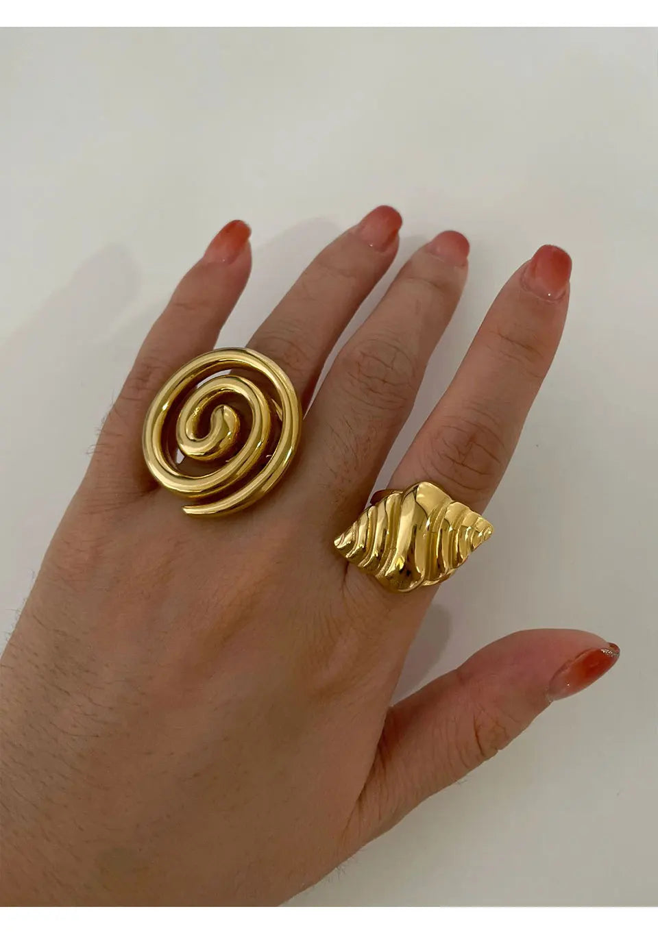 Glossy Spiral Chunky Open Ring