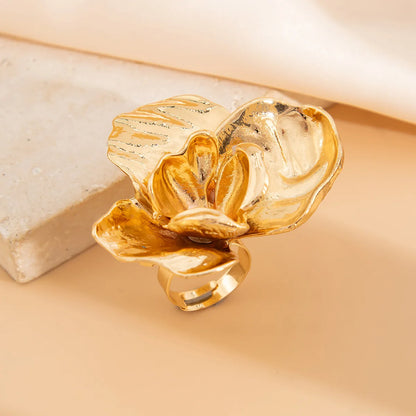 Exaggerated Open Flower Ring