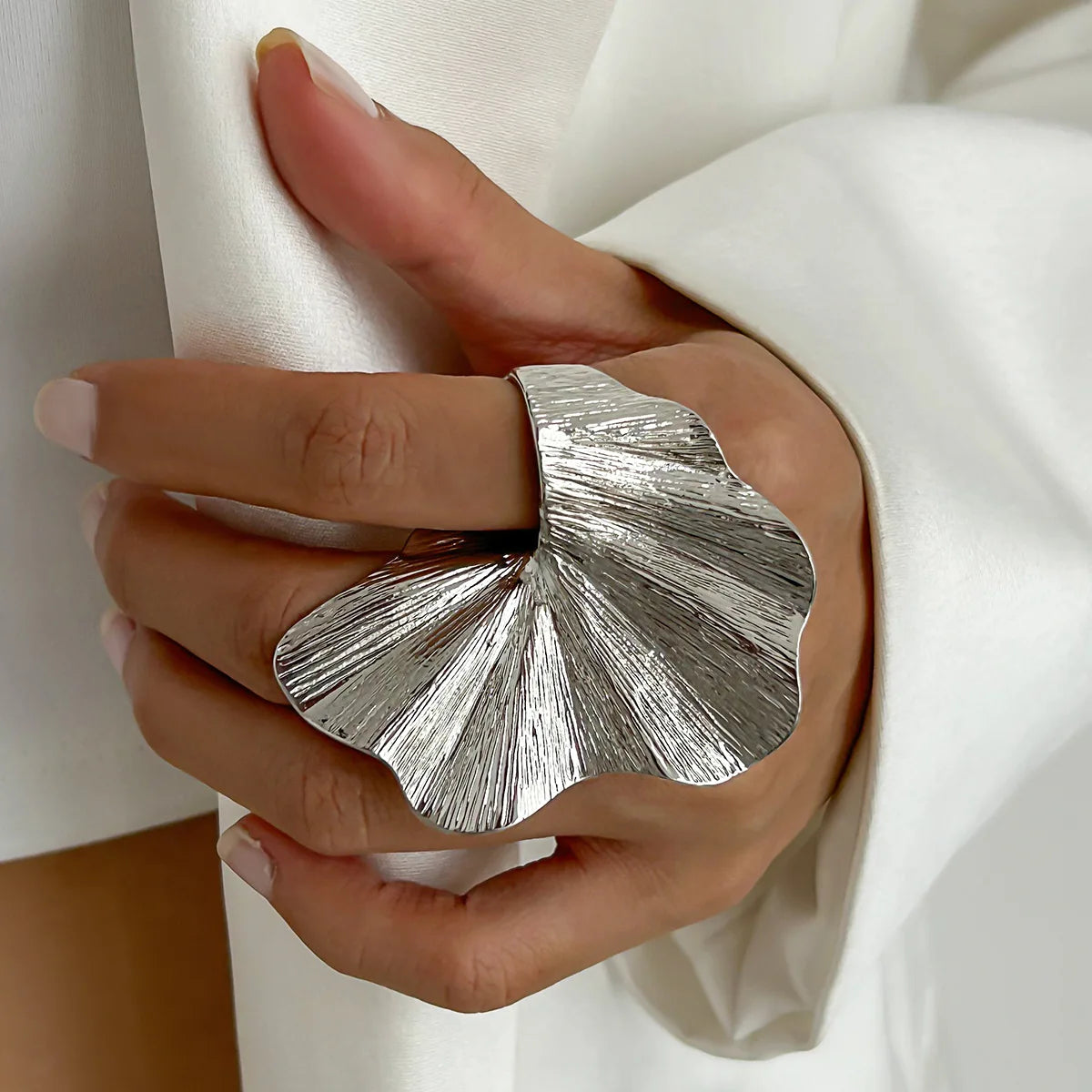 Leaf-Inspired Knuckle Ring