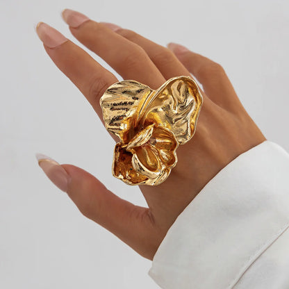 Exaggerated Open Flower Ring