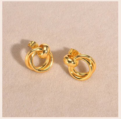 Linked Circle Stud Earrings
