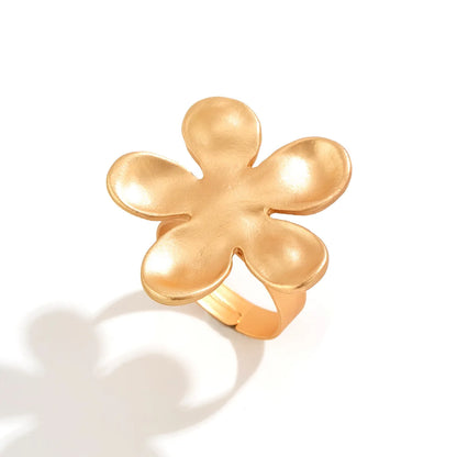 Exaggerated Pearl Geometric Ring