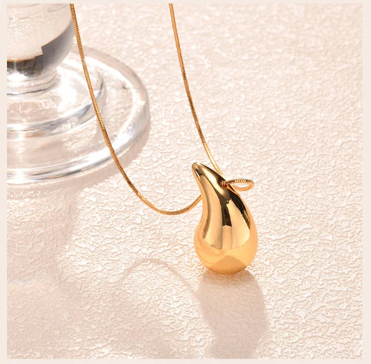 Teardrop Pendant Necklace