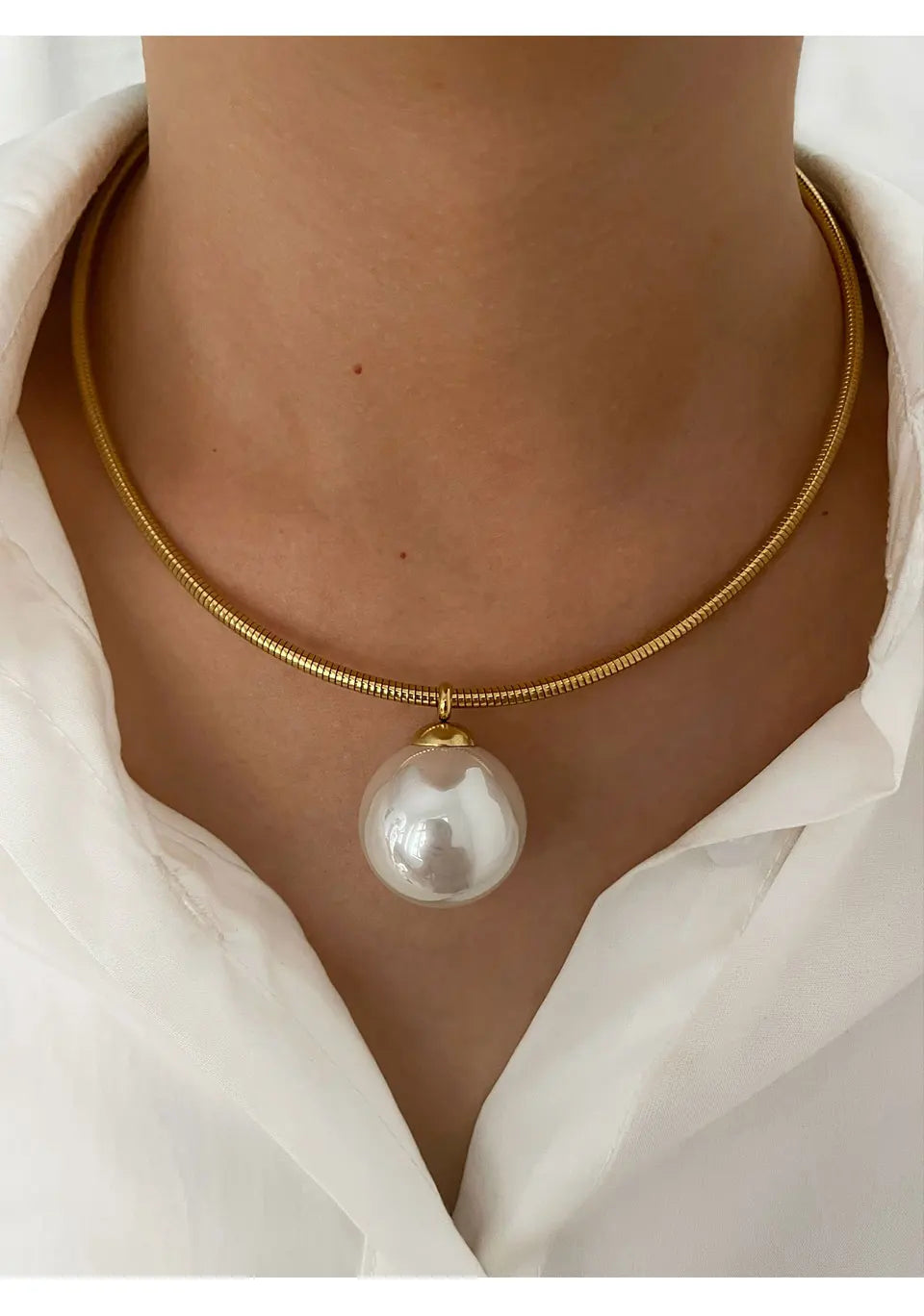 Minimalist Pearl Pendant Necklace