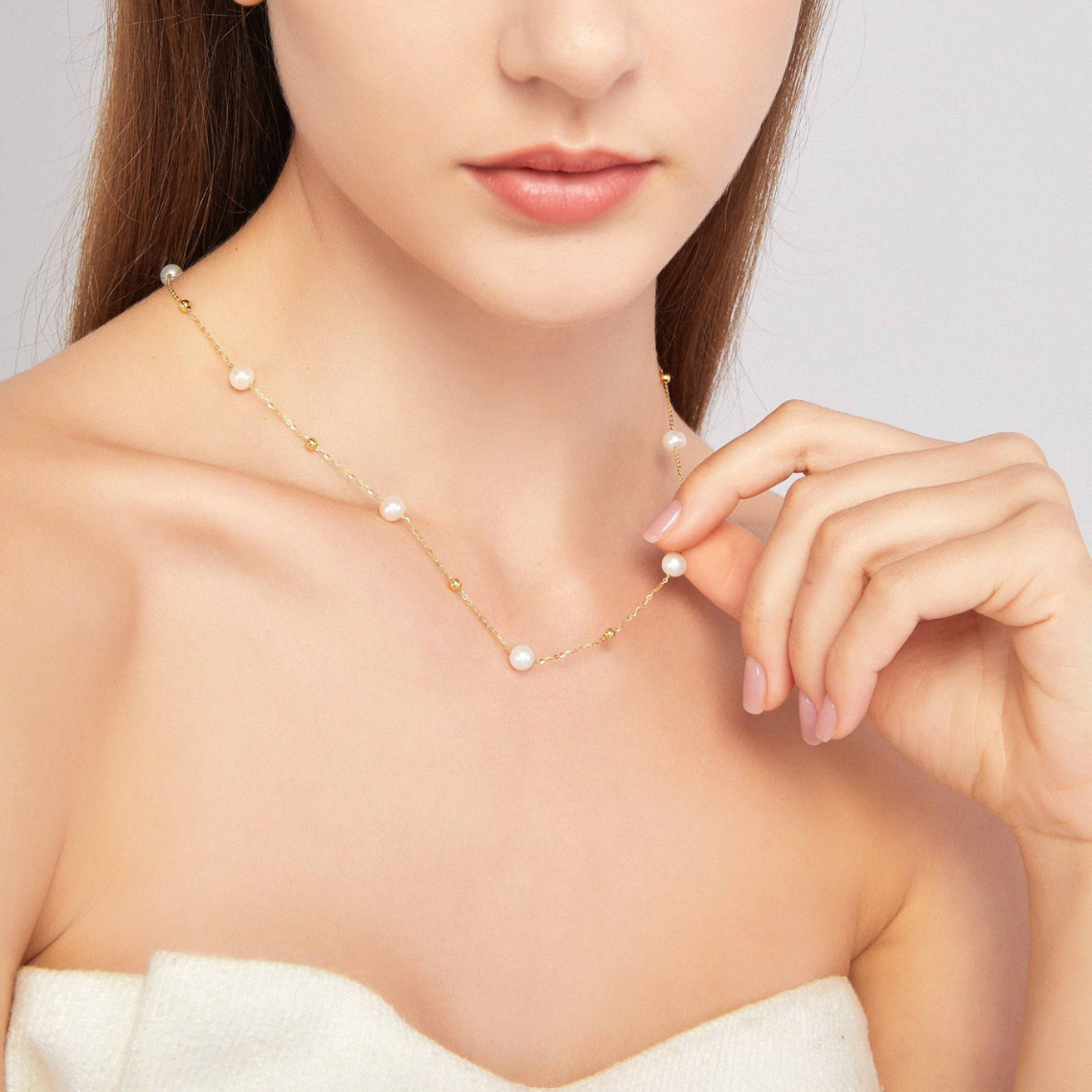 Elegant Gold Pearl Necklace