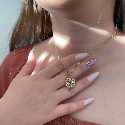 Lucky Clover Four Leaf Magnetic Heart Design Necklace
