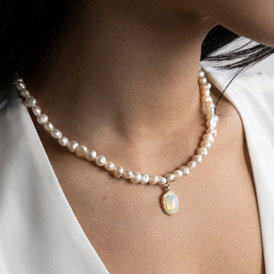 Elegant Moonstone Pearl Necklace
