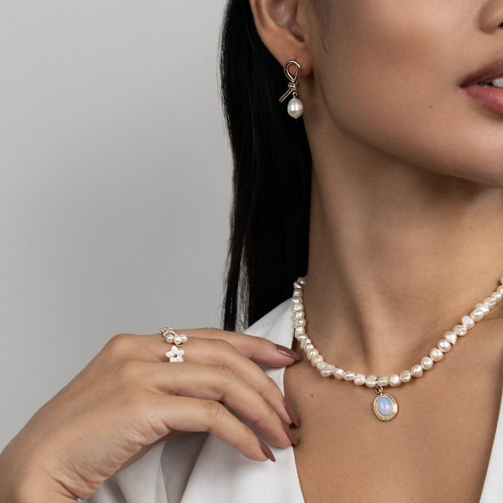 Elegant Moonstone Pearl Necklace