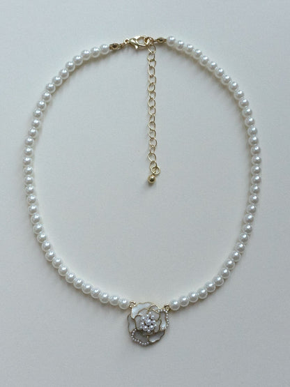 Elegant Rose Flower Pendant Pearl Necklace