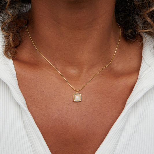 Elegant Riva Moonstone Pendant Necklace