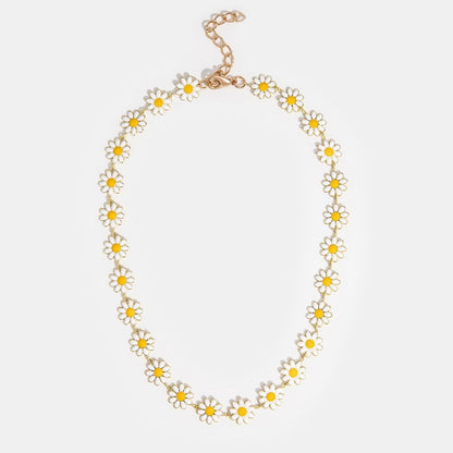 White Lilith Daisy Flower Necklace